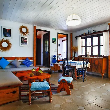 Holiday home Achilleas *